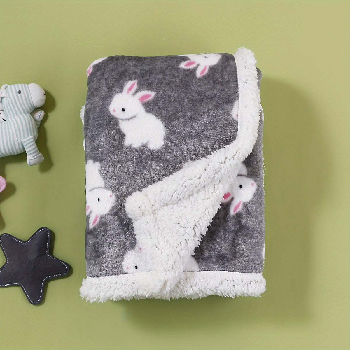 Double-Layer Thickened Flannel Children's Throw Blanket, Soft Warm Autumn & Winter Kids Blanket with Cute Bear Animal Print, Cozy Printed Graphic Fleece Blanket for Boys & Girls