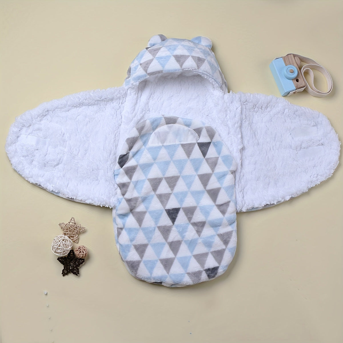 Newborn Flannel Baby Blanket, Soft Comfortable All-Use Autumn & Winter Outdoor Baby Blanket Towel for Infants, Gray Feather Blue Triangle & Pink Wave