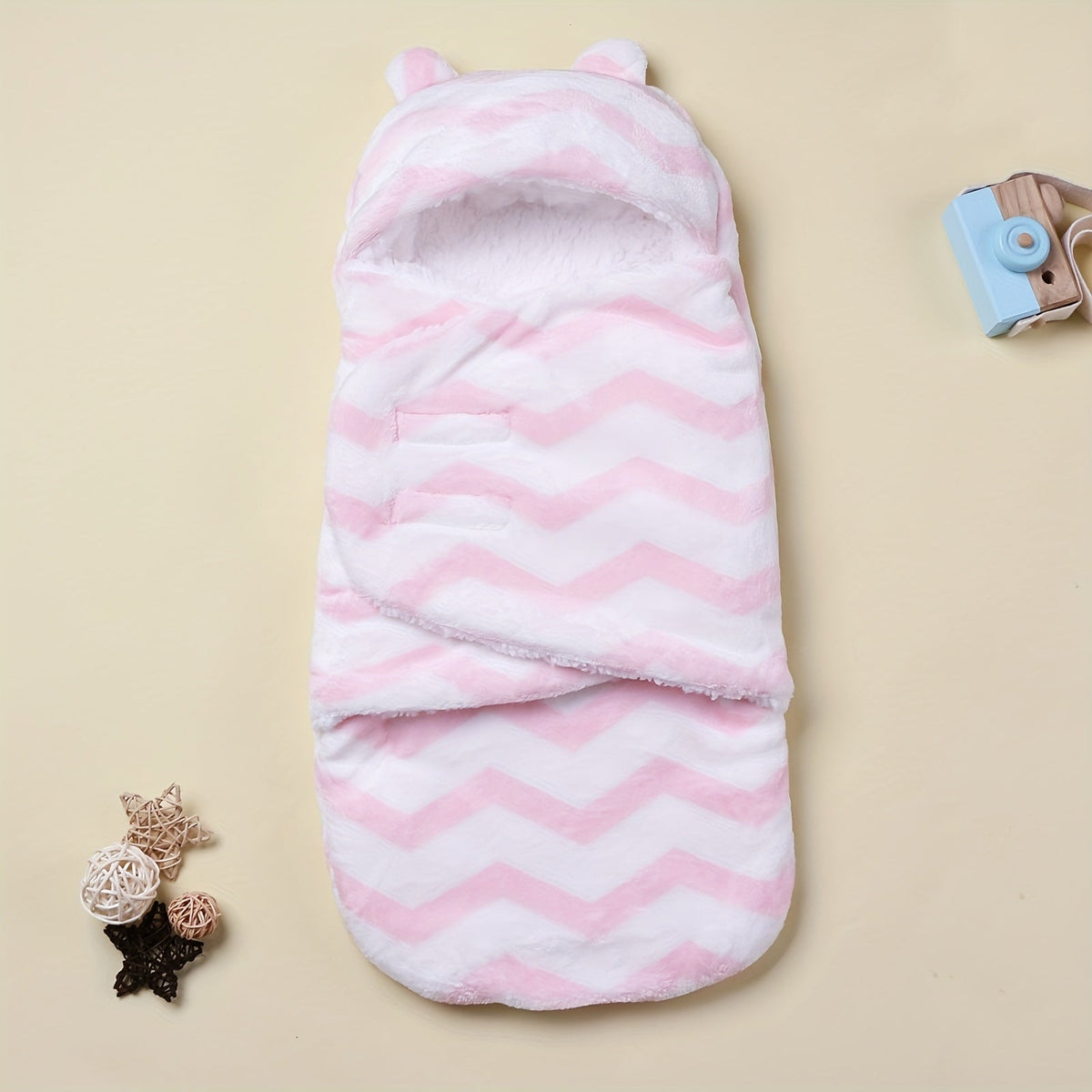 Newborn Flannel Baby Blanket, Soft Comfortable All-Use Autumn & Winter Outdoor Baby Blanket Towel for Infants, Gray Feather Blue Triangle & Pink Wave