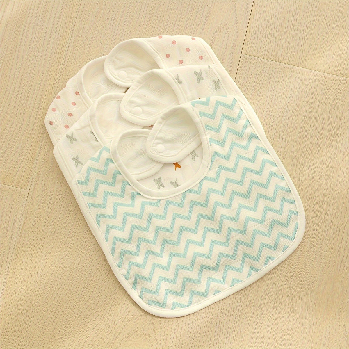 10-Piece Random Floral Pattern Gauze Baby Drool Bibs, Soft Muslin Feeding Bibs with Cute Floral Design for Infant Girls & Boys, Random Pattern Assortment